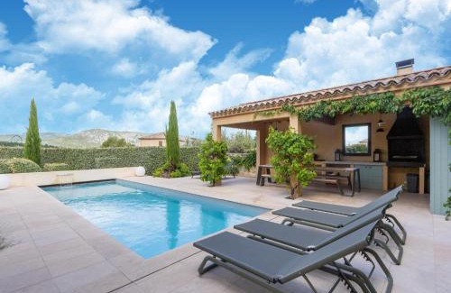 Malaucene Villa | Villa in Malaucène with Mont Ventoux Views