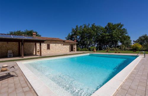 Torgiano Villa | Villa in Pietra - Piscina e Vista panoramica - ItalyWeGo