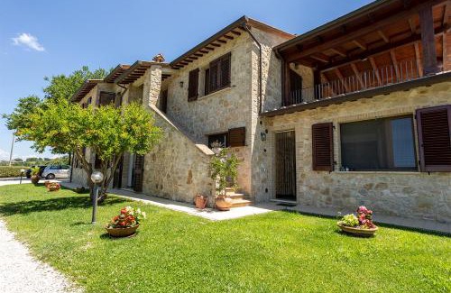 Torgiano Villa | Villa in Pietra - Piscina e Vista panoramica - ItalyWeGo