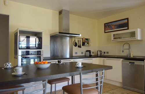 Senas Villa | Villa in Provence-Alpilles-Luberon with care for 2 cats