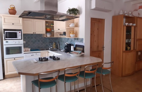 Varages Villa | Villa in the heart of green Provence (private pool, 8 people)