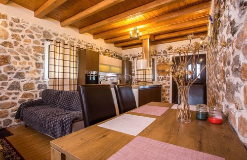Filerimos Villa | Villa In The Woods