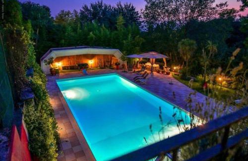 Borgo Trento Villa | Villa Isidoro ampio parco ,piscina privata, arte e giochi , fitness