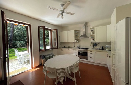 Roccamare Villa | Villa in Pinewood of Roccamare