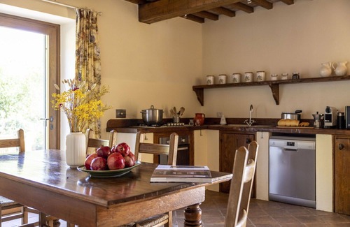 Montelovesco Villa | Villa in San Giovanni Del Pantano with 6 bedrooms sleeps 12