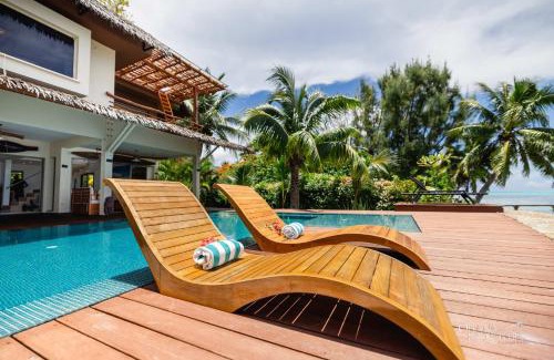 Otumai Villa | Villa Iti - 3BR Oceanfront Villa w Beautiful Pool