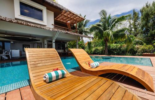 Otumai Villa | Villa Iti - 3BR Oceanfront Villa w Beautiful Pool