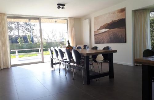 Witte Burg House | Villa Josiane