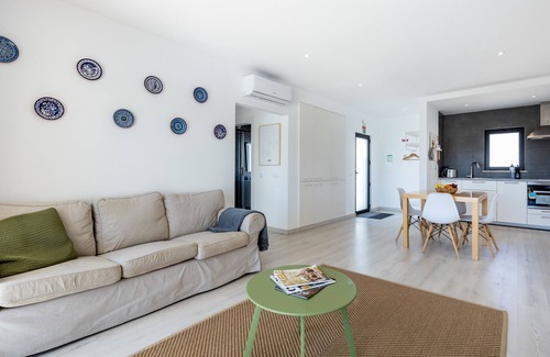 Sagres House | Villa Jump Jibe with private pool and garden in Sagres