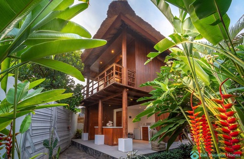 Dencarik Villa | Villa Kamboja ~ Intimate Luxury Beach Villa 3BR