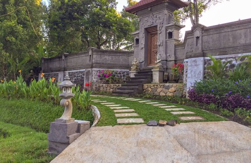 Seririt House | Villa Kedis Munduk - Balinese style villa