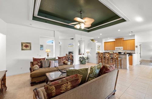 Jacarandas Villa | Villa Key West tropical retreat with lake views and a genuine Key West feel!