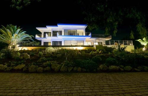 Kilada Villa | Villa Kilada on the Rocks