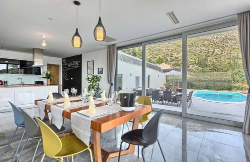 Zaton Villa | Villa La Mer - modern villa near Dubrovnik for twelve guests with a pool