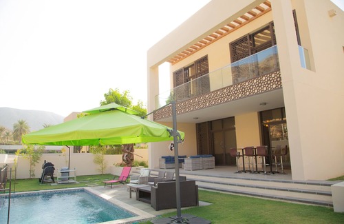 Muscat Villa | Villa Lagoon & Mountain View