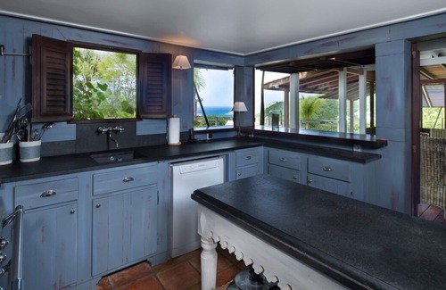 Terre Neuve Villa | Villa Lama, sea view, owner operated, credit cards, 2 or 3 bedroooms rate