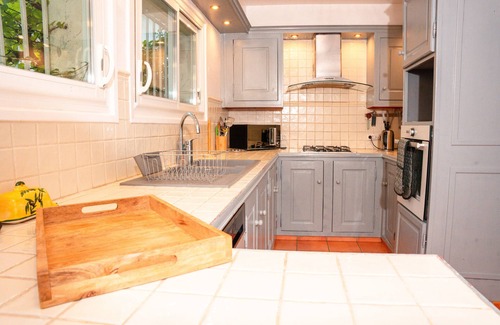Thonac Ski Chalet | Villa “Le Roc” for 10, garden and swimming pool