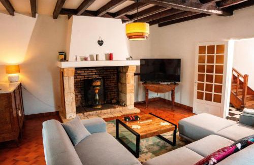 Thonac House | Villa 'Le Roc' pour 10, jardin et piscine