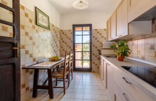 Solanas Villa | VILLA LENTISCHIO, just a few steps from the crystal-clear sea of Solanas