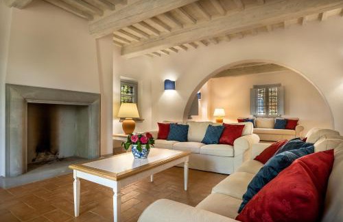 San Casciano dei Bagni Villa | Villa Lucarella with pool, Air Con - San Casciano dei Bagni
