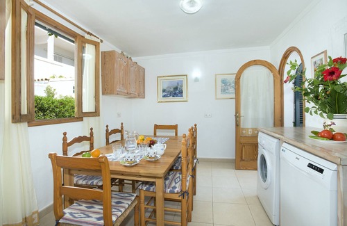 Urbanitzacio Gotmar Villa | VILLA LUCETA - 15 MIN WALK TO THE BEACH