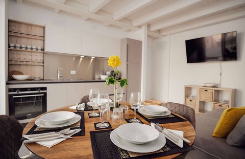 Bardolino Apartment | πVilla Luisa - Bella Casa π | Modern Elegance in the Heart of Bardolino