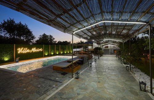 Salamis Villa | Villa Mairi - 2 private pools & Game Room near Athens