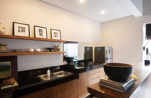 Berawa Villa | Villa Makela - "Coziest Chic Villa, One Minute Walk to Batubelig Beach, Bali!"