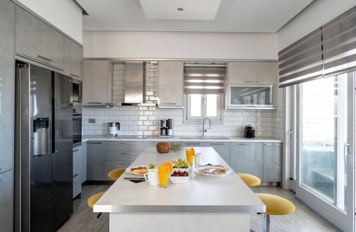Karterados Villa | VILLA MAKRILIS WITH PRIVATE JACUZZI