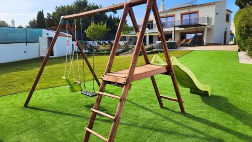Olhos D'Agua Villa | Villa Margarida by Laranjal Rentals