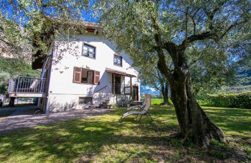 Bolognano-Vignole Apartment | Villa Maria Paola - Happy Rentals