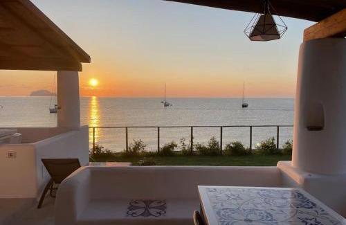 Santa Marina Salina Villa | Villa Maris - accesso diretto alla spiaggia