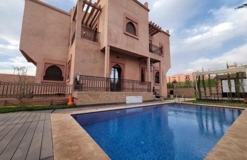 Menara Villa | Villa Marrakech Rimass - 6 Chambres Dont 5 Suites Luxe, Piscine Privee & Jardins