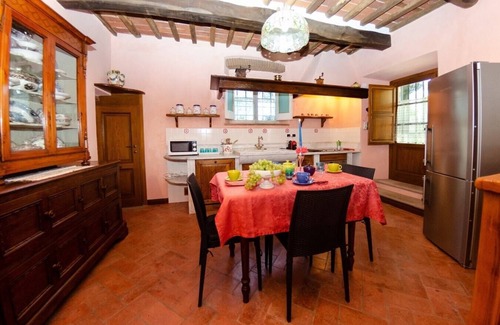 Uzzano Villa | Villa Massimiliano - Private Tuscan villa with pool