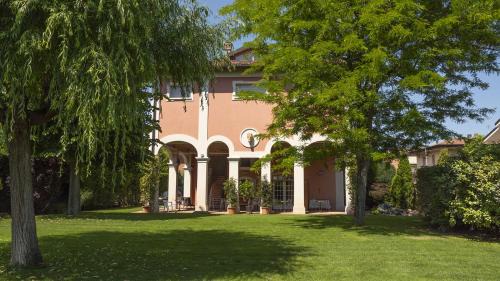 Buon Pastore-Sant'Agnese-San Damaso Bed & Breakfast | Villa Matildis