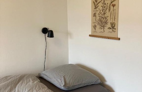 Viby House | Villa med private værelser delt badeværelse/køkken, viby sj.