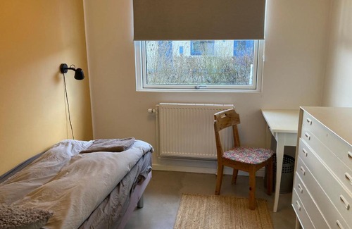 Viby House | Villa med private værelser delt badeværelse/køkken, viby sj.