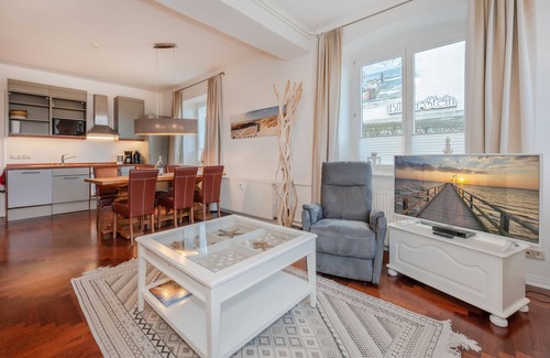 Seebad Bansin Apartment | Villa Meereswoge Goldstern - directly on the pier