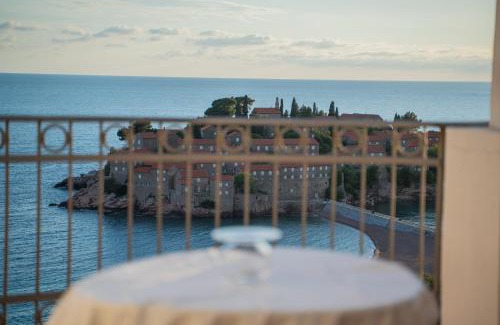 Sveti Stefan Apartment | Villa Milan