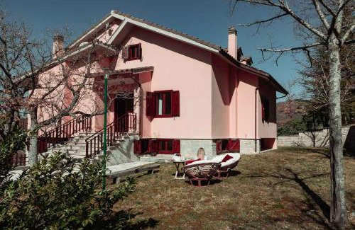Fiastra House | Villa Miralago