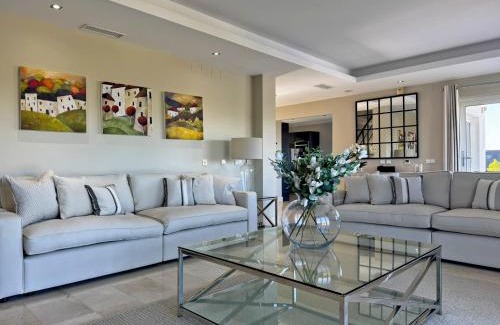 Jerez de la Frontera Villa | Villa Montecastillo - Ole Solutions