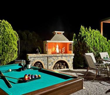 Skotino Apartment | Villa Myrtios with Private Pool & Jacuzzi