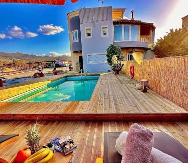 Skotino Apartment | Villa Myrtios with Private Pool & Jacuzzi