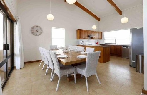 Aldinga Beach Villa | Villa Nashwauk - Aldinga Beach Getaways, an Esplanade oceanfront property