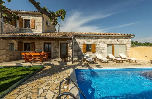 Vosteni Villa | Villa Natale with Private Pool and Garden