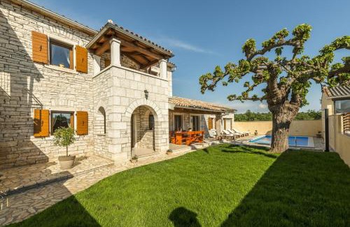 Vosteni Villa | Villa Natale with Private Pool and Garden