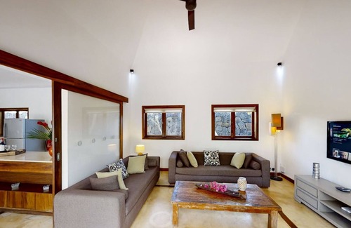Pereybere Villa | Villa Navani - 3 bedroom, 3 ensuite bathroom, private and garden daily cleaning