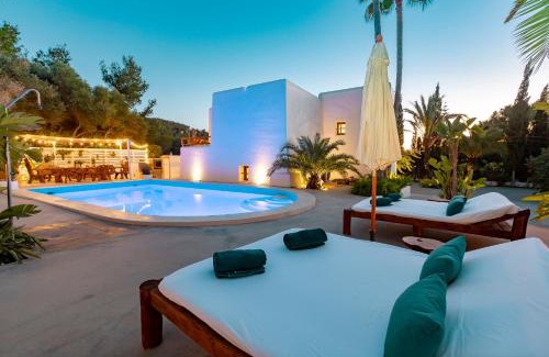 Can Furnet Villa | Villa near Ibiza Town sleeps 11 to 13 guests