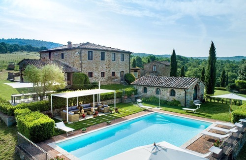 Rapale Villa | Villa near Siena with 9 bedrooms, private pool, Sauna and A/C!