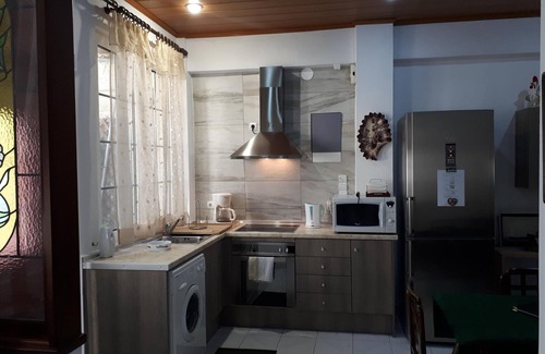 Keratsini-Drapetsona House | VILLA "NEFELI" - NEXT TO THE PORT OF PIRAEUS